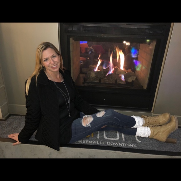 Meet your Poshers Dave and Linda - Picture 3 of 11